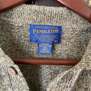 Vintage Pendleton Men's Brown Sweater with Elbow Patches
